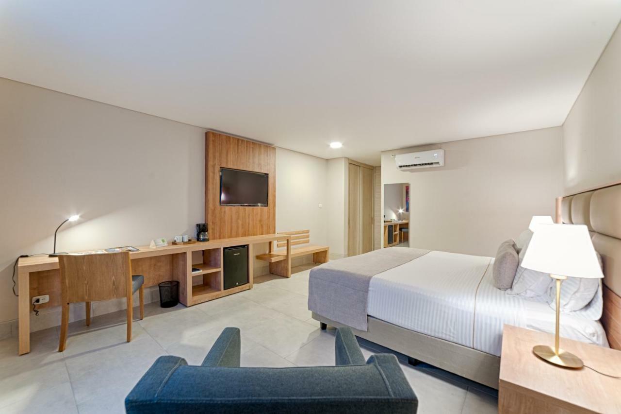 Hotel Hilton Garden Ciudad Jardin 4*