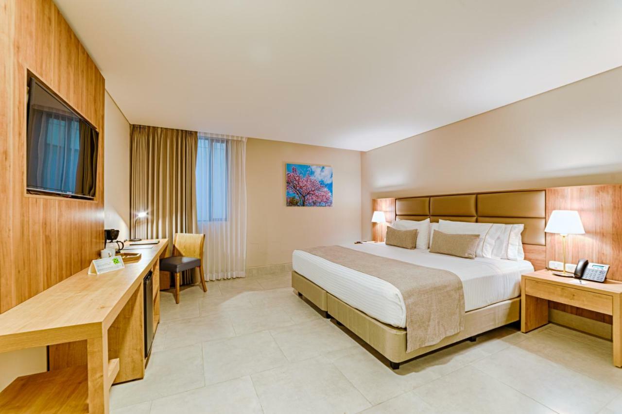 Hilton Garden Ciudad Jardin Hotel