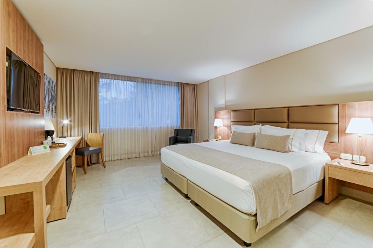 Hilton Garden Ciudad Jardin Hotel 4*