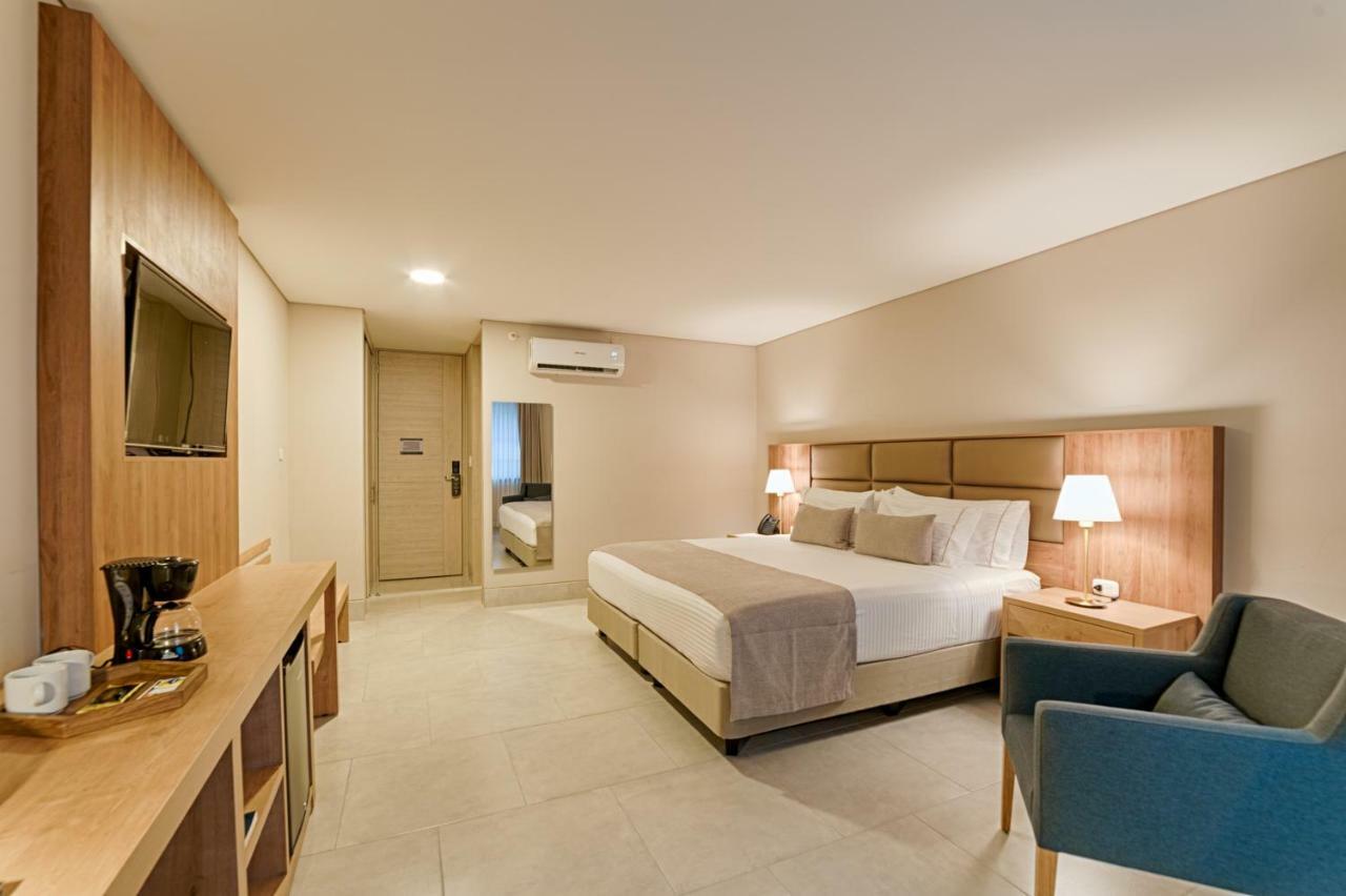 Hilton Garden Ciudad Jardin 4* Cali
