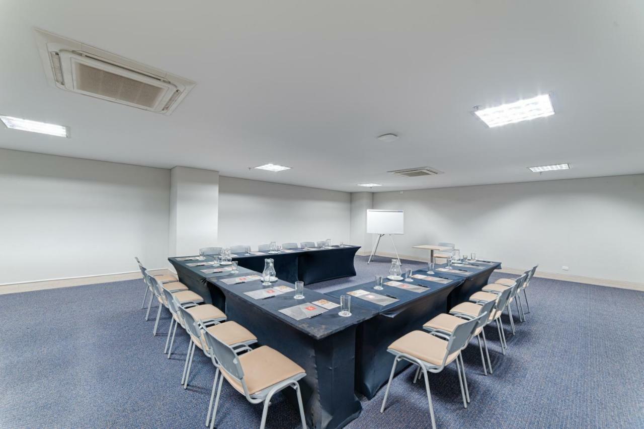 Hilton Garden Ciudad Jardin Hotel 4*