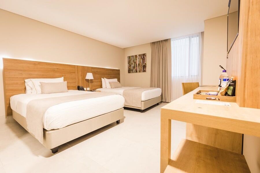 Hilton Garden Ciudad Jardin 4* Cali