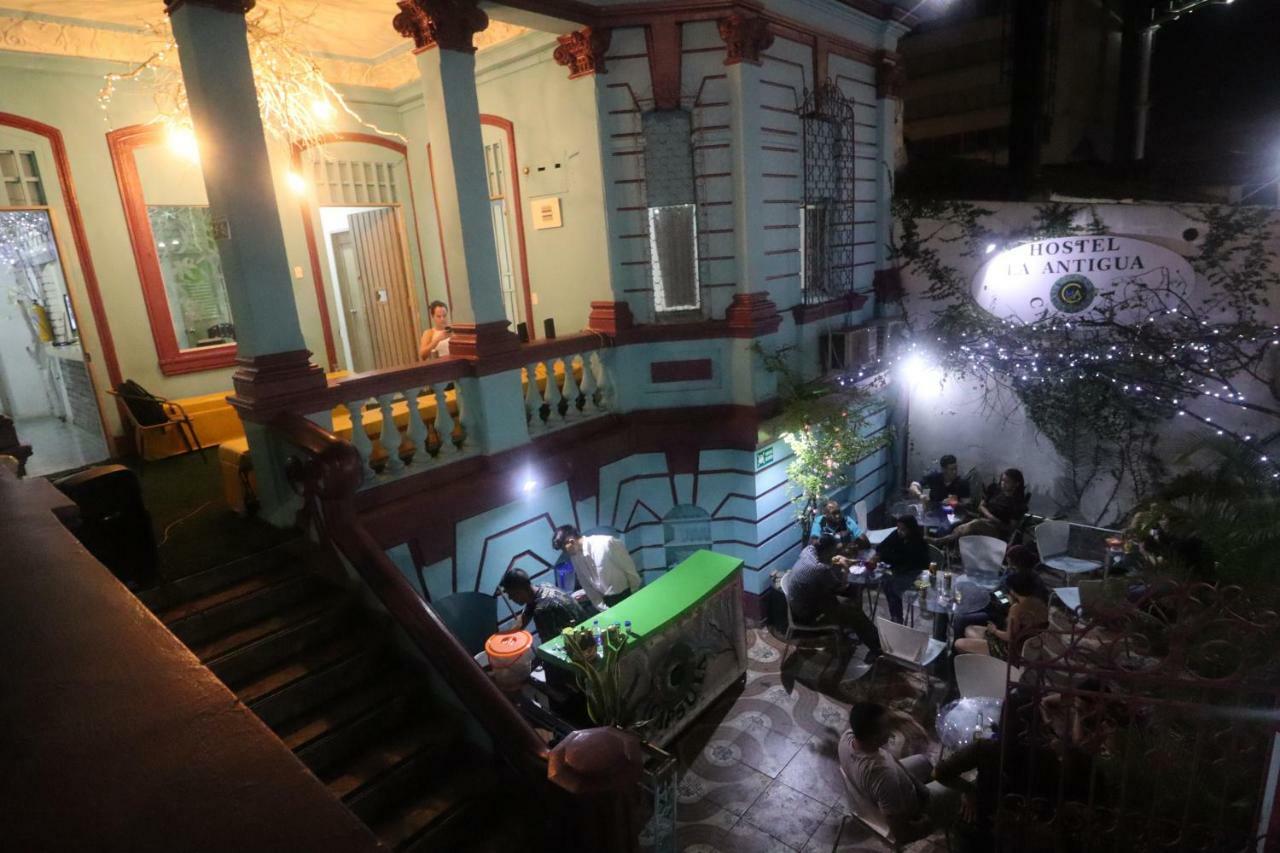 Hostal La Antigua Capsula *