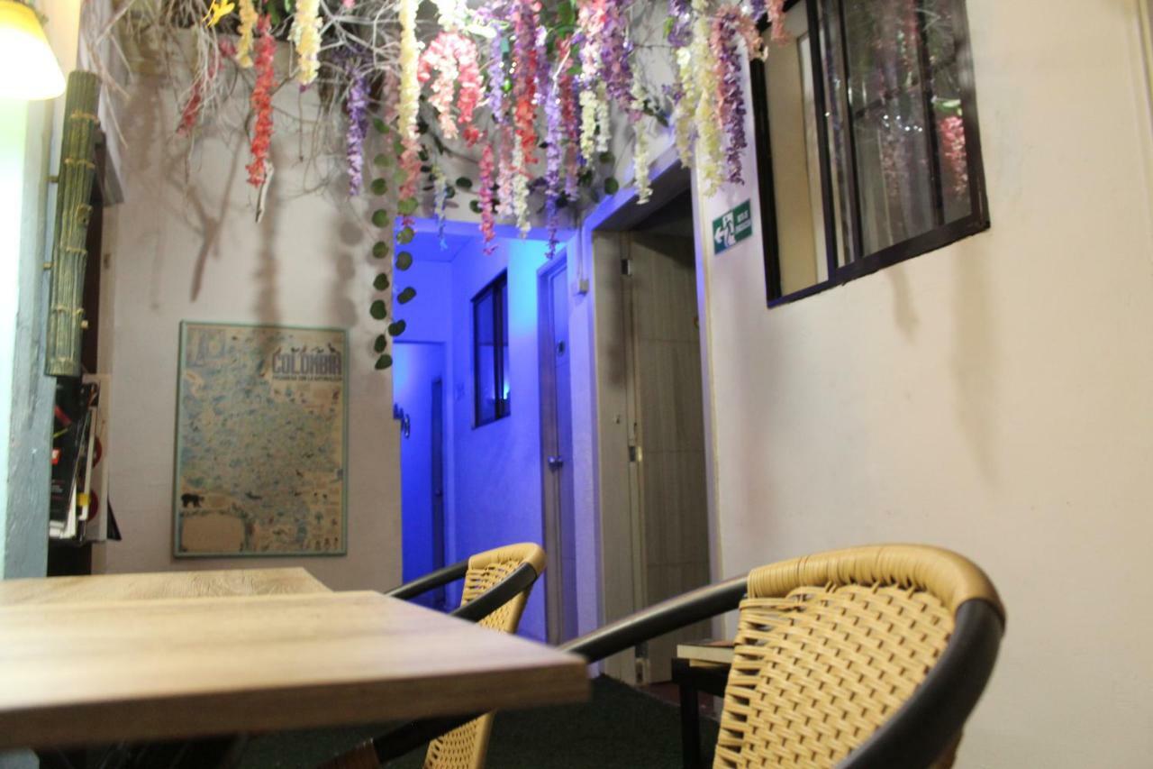 Hostal La Antigua Capsula *