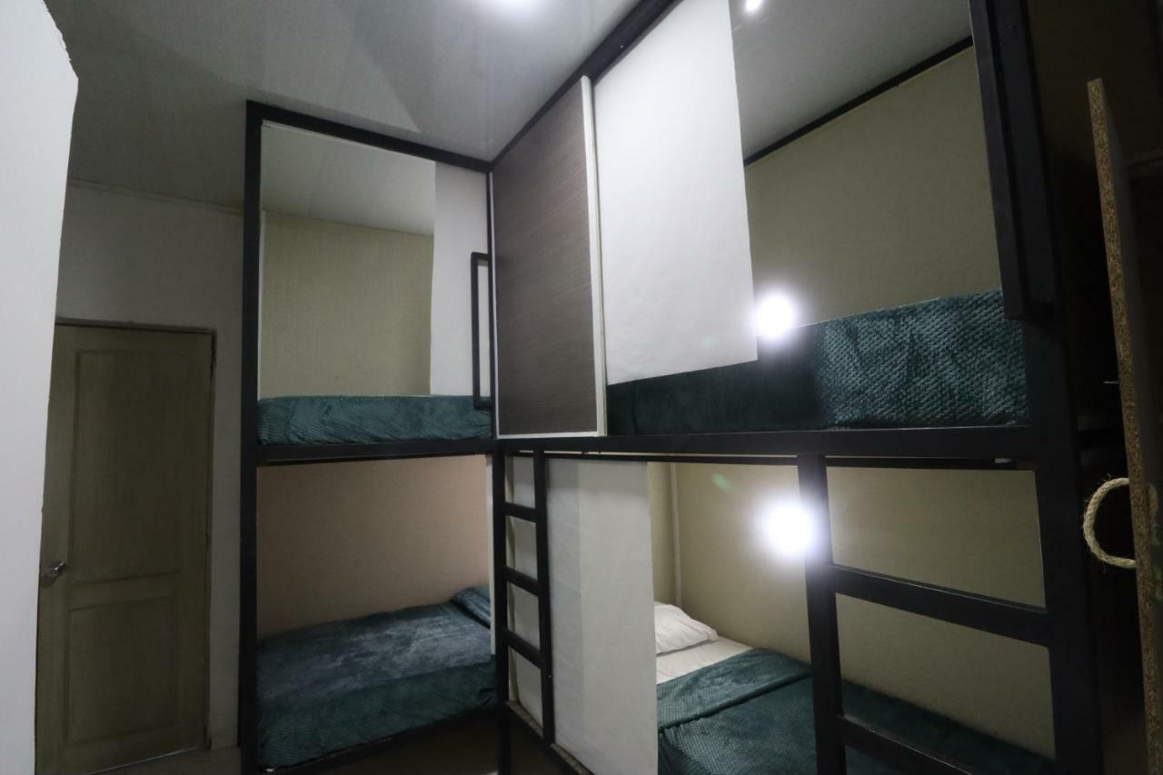 Hostal La Antigua Capsula *