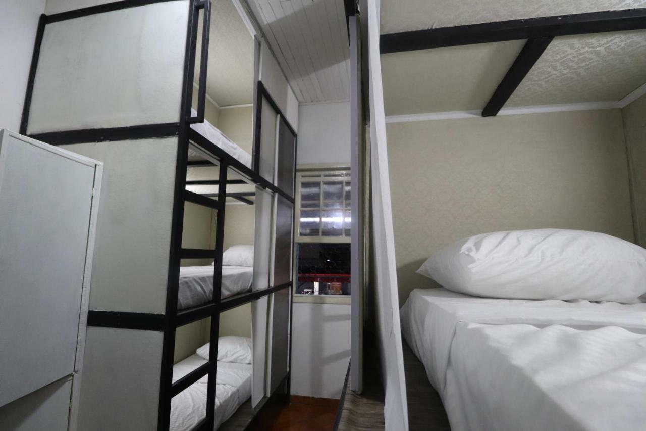 La Antigua Capsula Hostal *