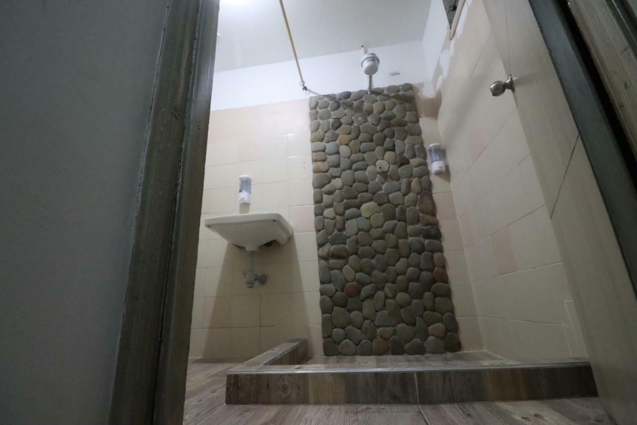 Hostal La Antigua Capsula *