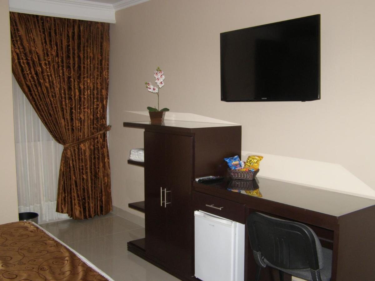 Hotel Six Avenue Cali