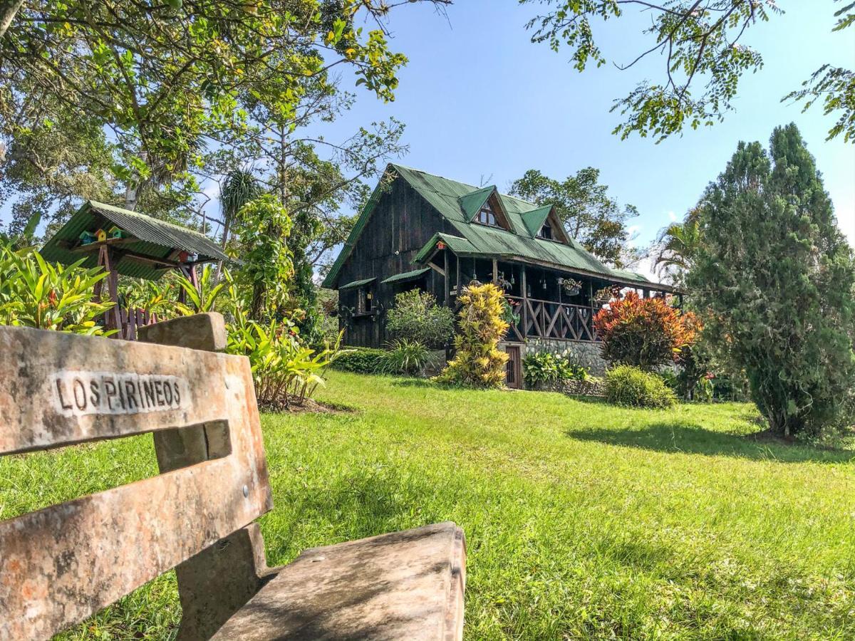 Casa Campestre Estilo Pirineos - Cerca A Cali