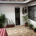 Mauvelo\'S Hostel