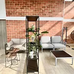 Reset Hotel Coworking 3 Bedroom Suite With Rooftop Access