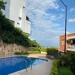 Entire Home In Business Luxury Chipichape