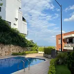 Entire Home In Business Luxury Chipichape
