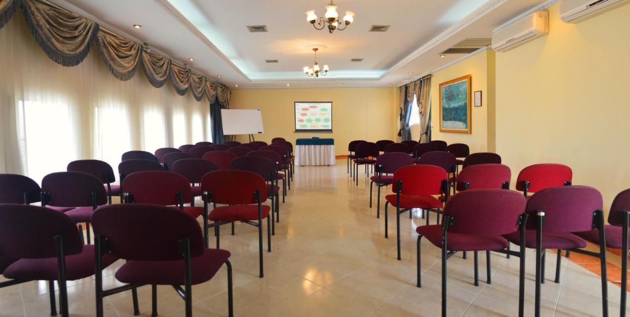 Hotel Ayenda Plaza Versalles 4*