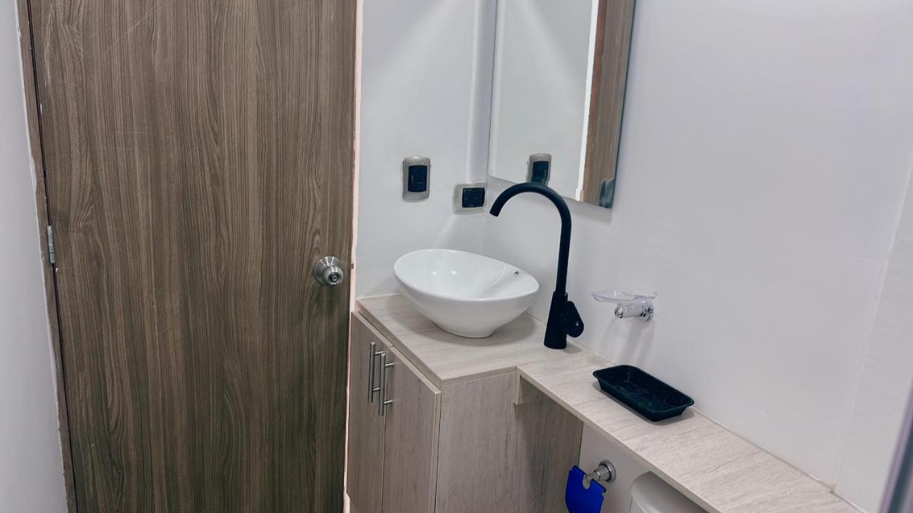 Gs Granada Suites Aparthotel Cali