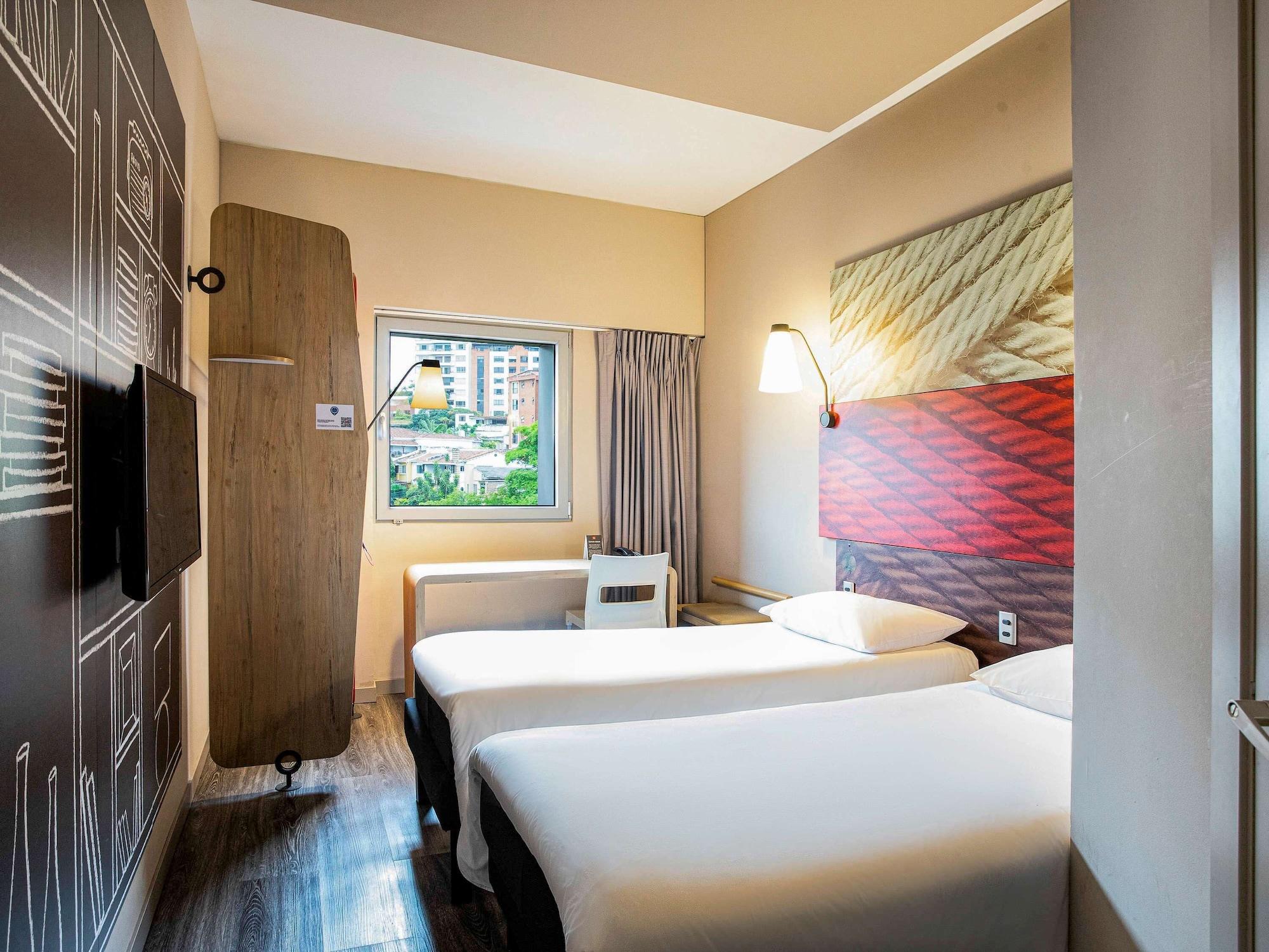 Ibis Granada
