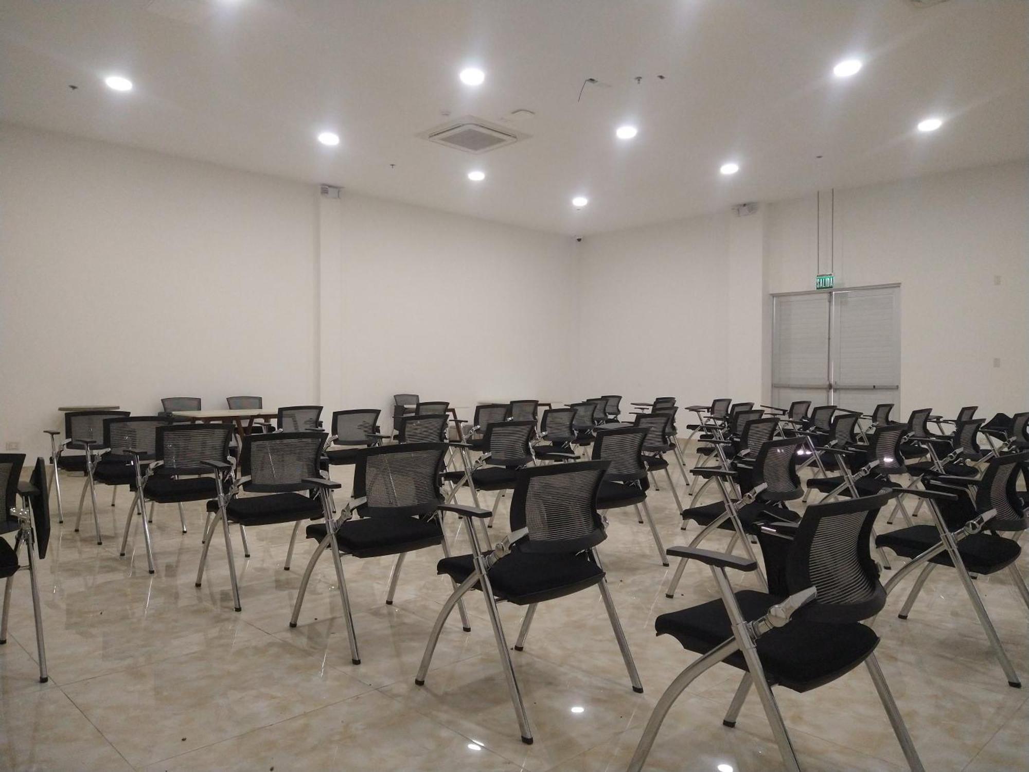 Royal Elim Internacional Hotel