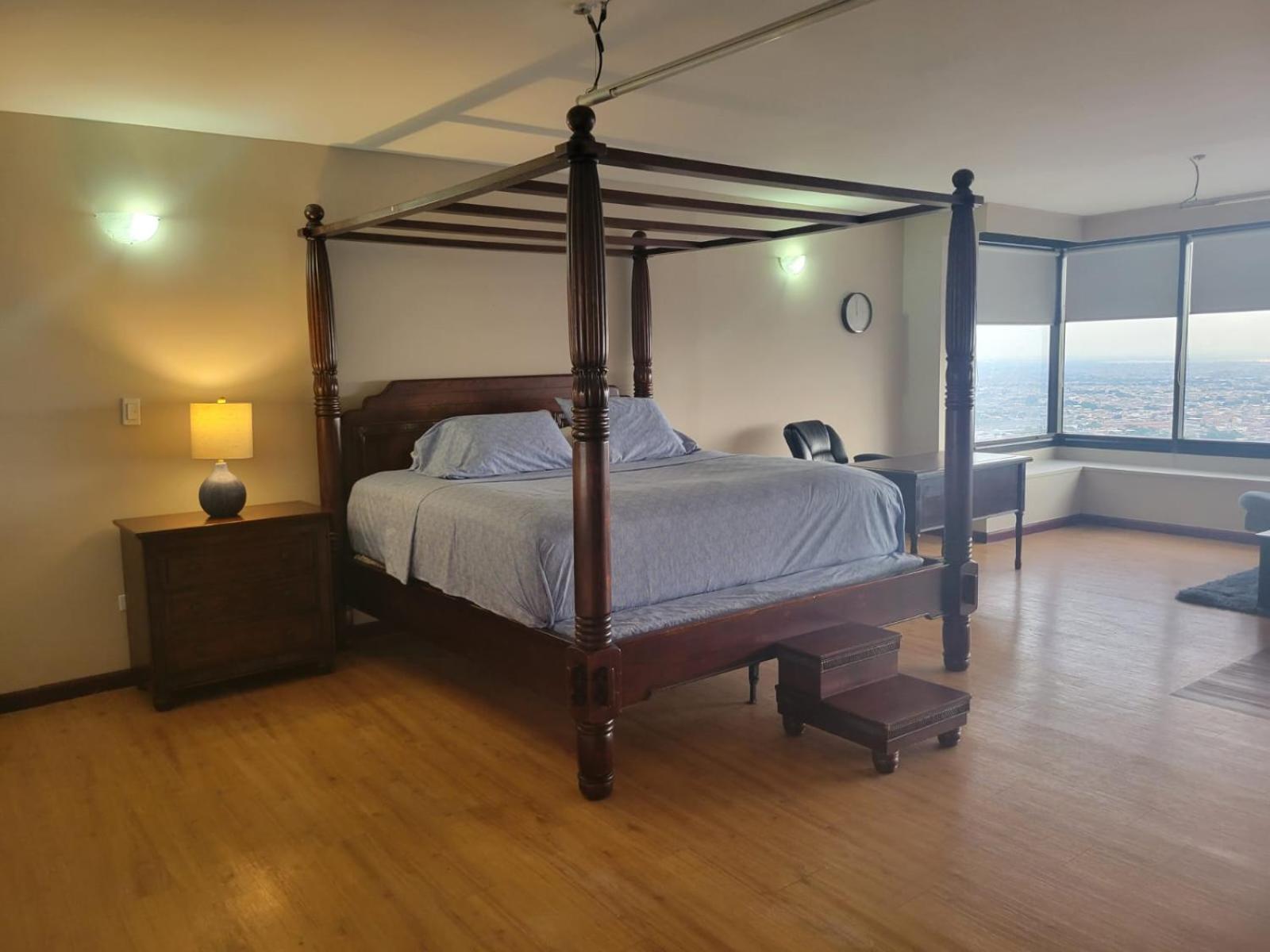 Torre De - Pisos 7, 10, 28, 30 Apartamento *