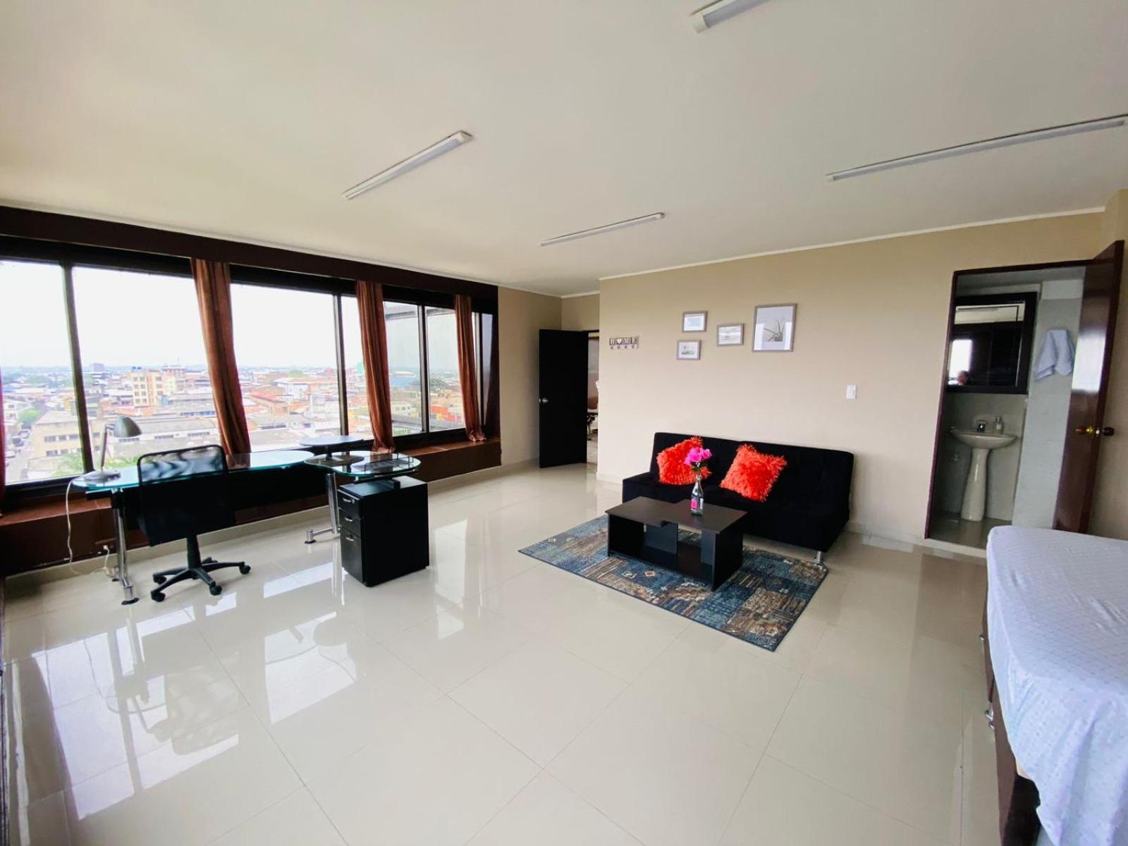 Torre De - Pisos 7, 10, 28, 30 Apartamento *