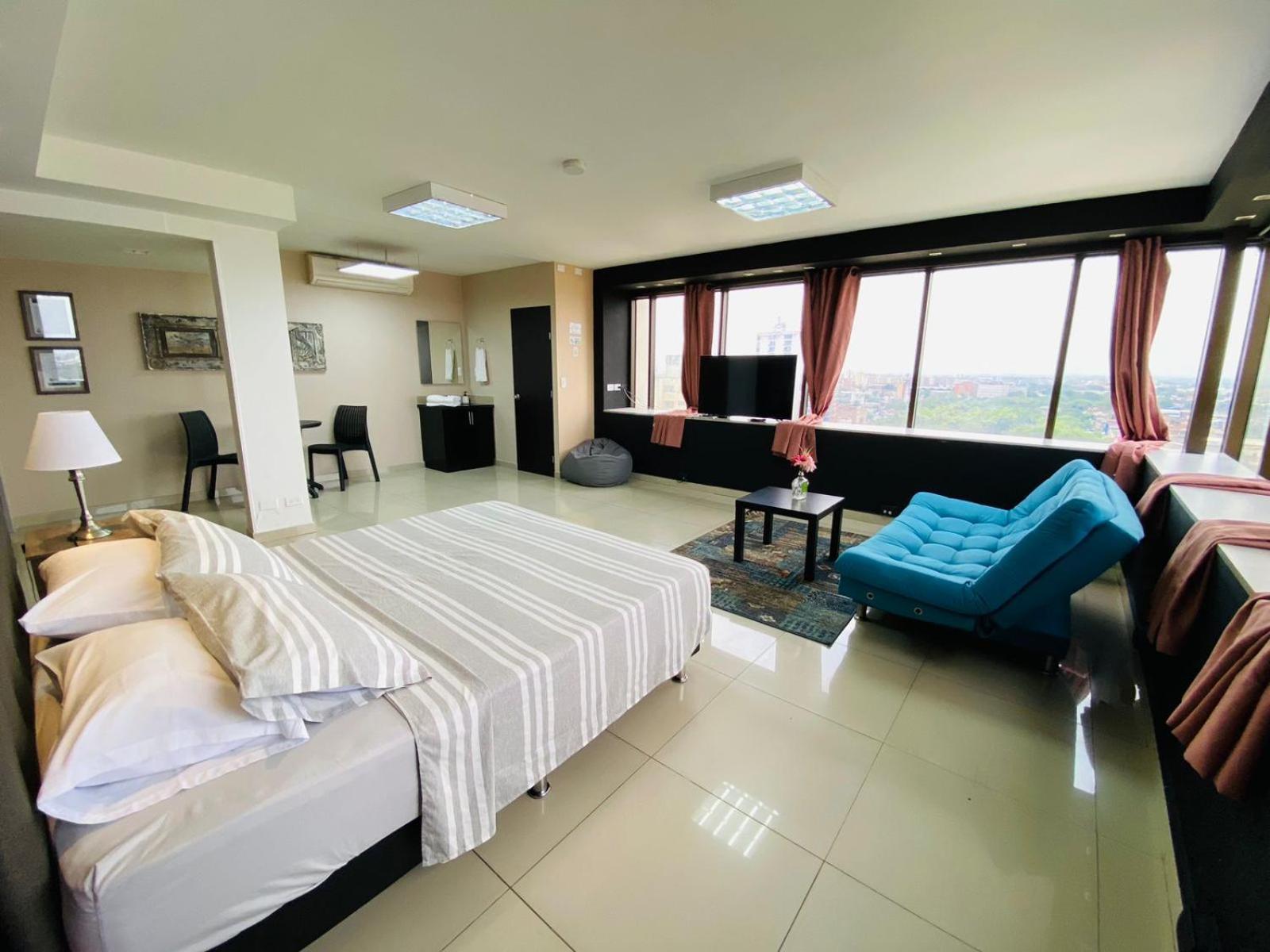 Torre De - Pisos 7, 10, 28, 30 Apartamento *