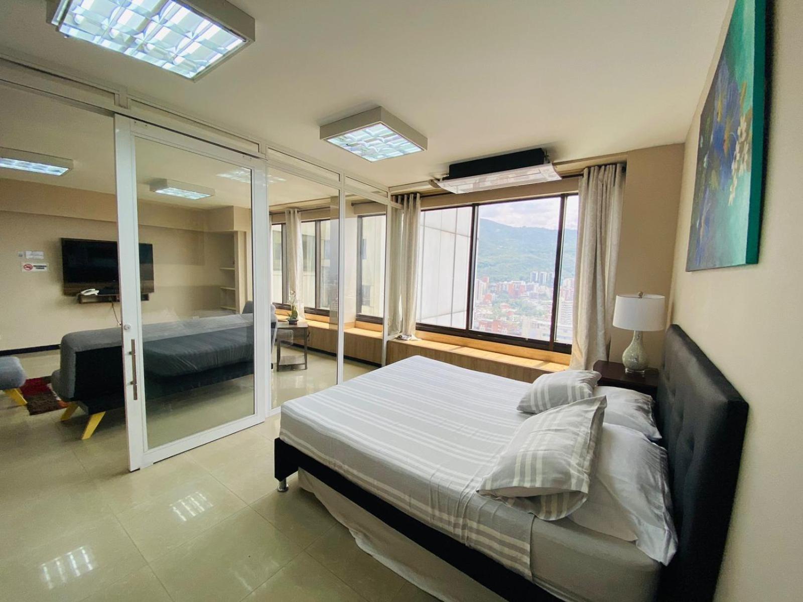 Apartamento Torre De - Pisos 7, 10, 28, 30 *