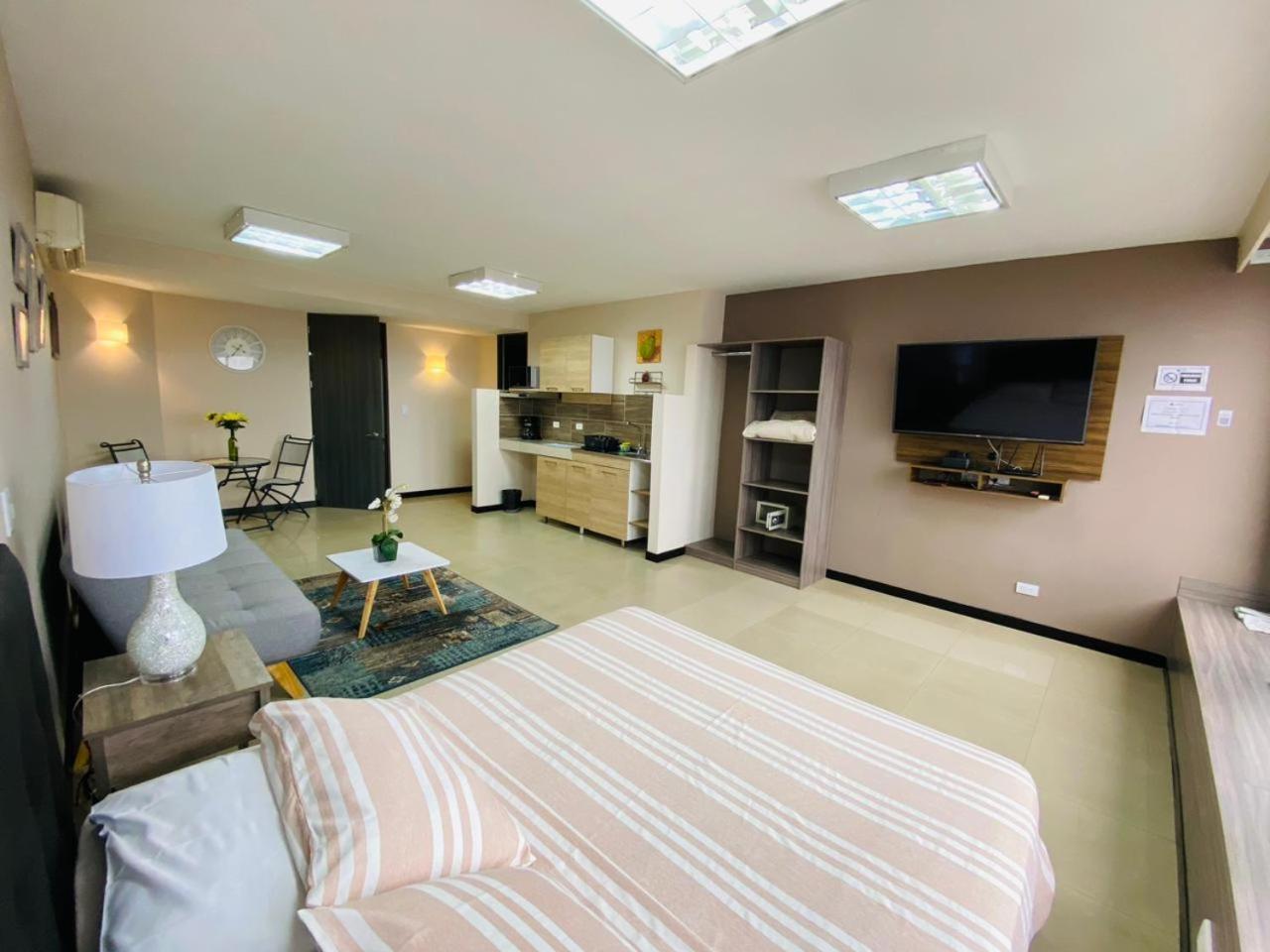 Torre De - Pisos 7, 10, 28, 30 Apartamento