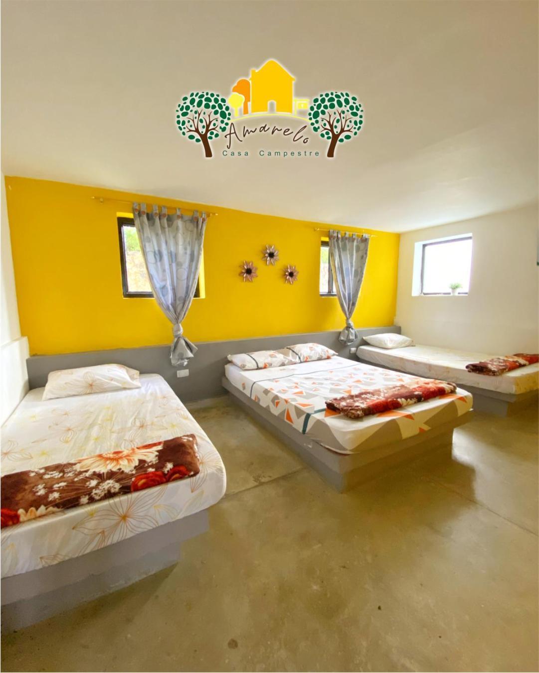 Amarelo Casa Campestre Cap 35 Pers Cali
