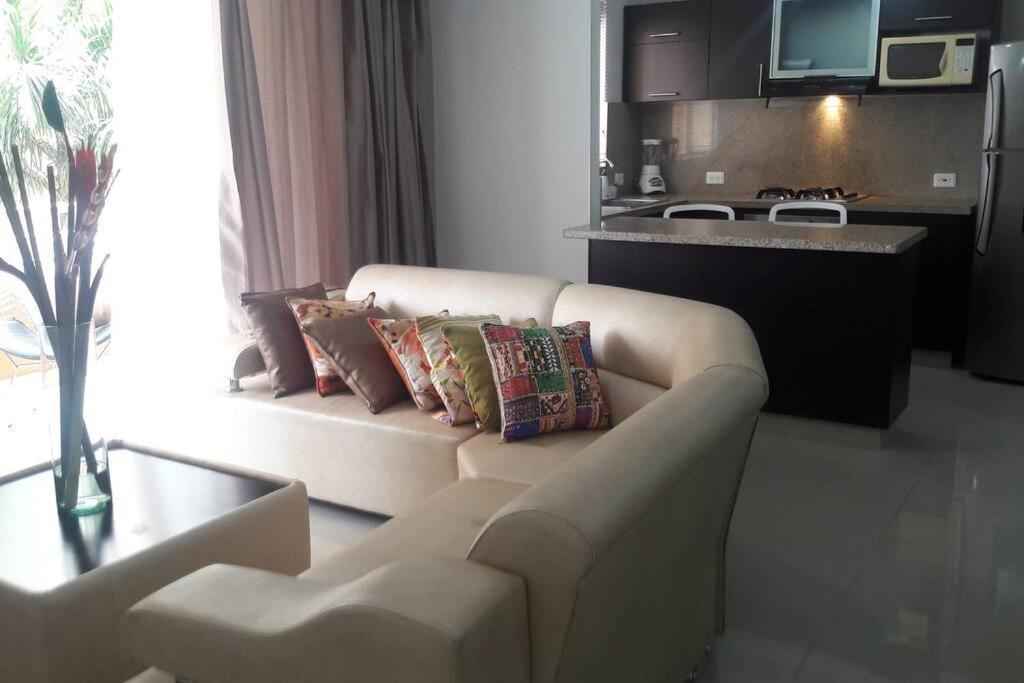 214 Three Bedroom Exclusive Area * Cali