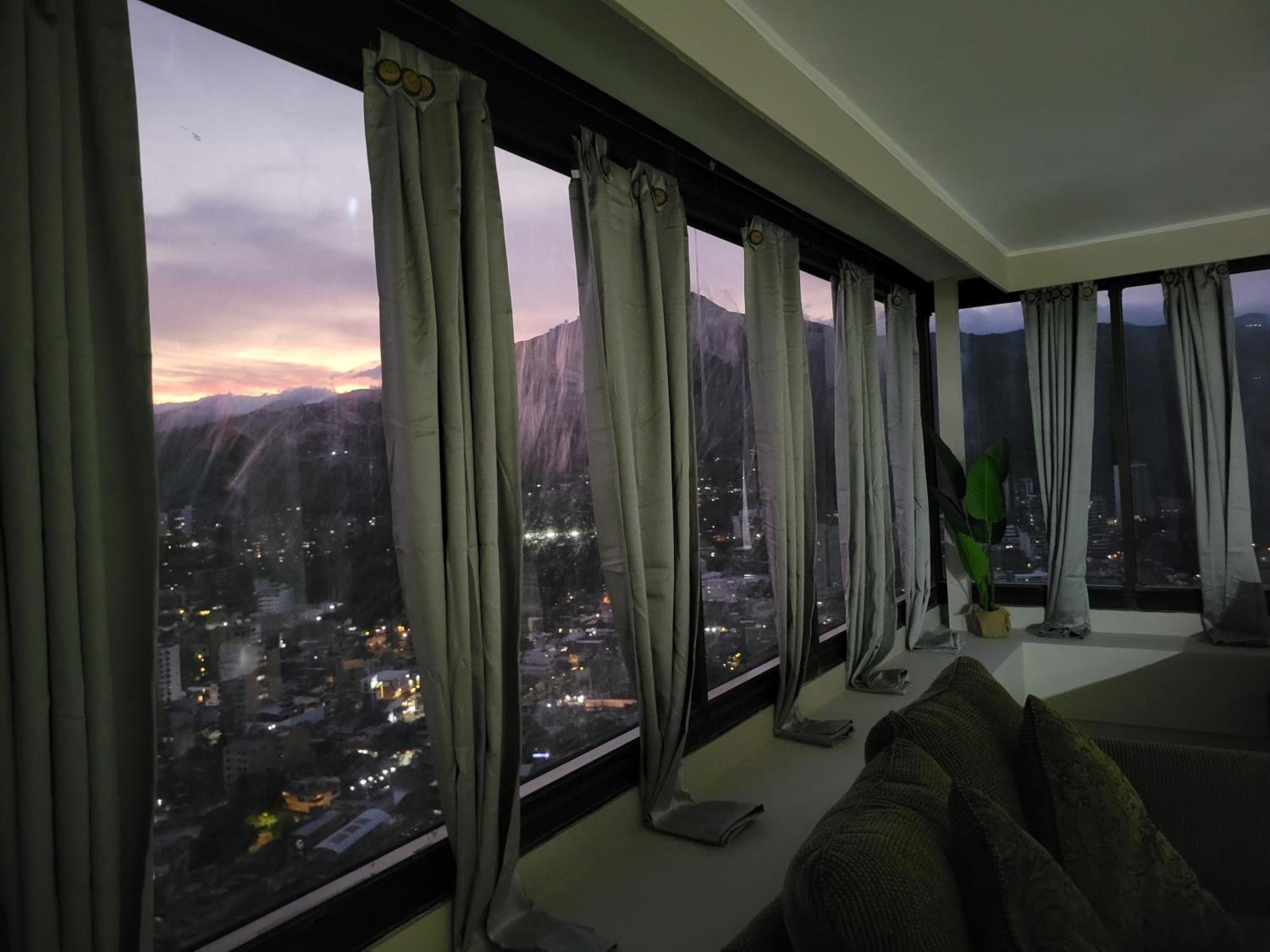 Torre De - Pisos 7, 10, 28, 30 Apartamento *