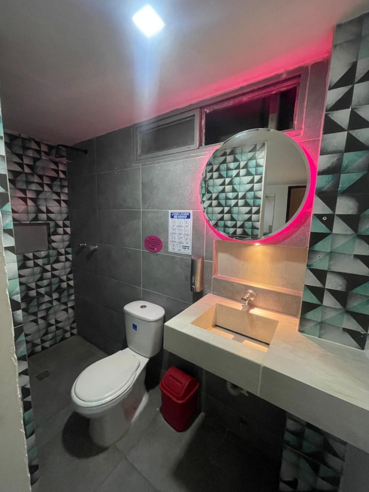 Love hotel Caramelo