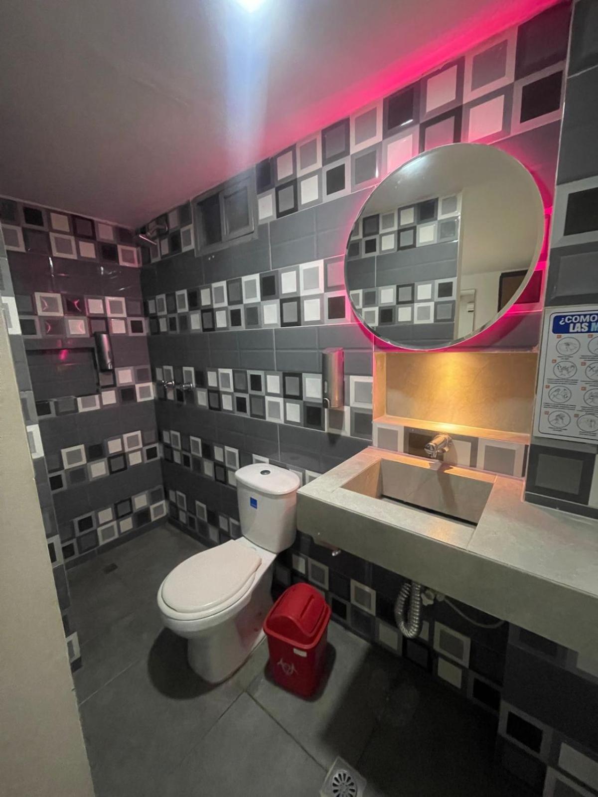 Love hotel Caramelo *