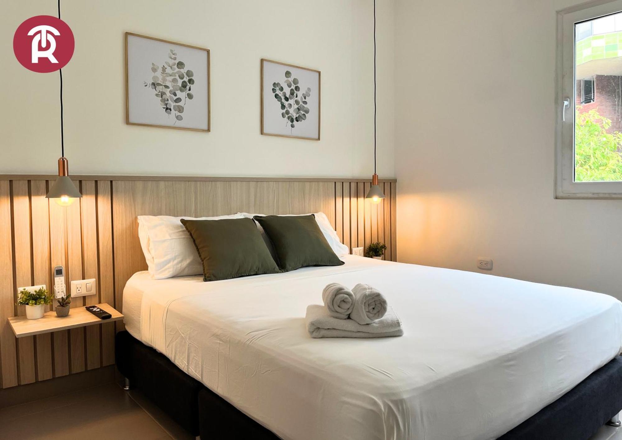 Reset Coworking 3 Bedroom With Rooftop Access Cali