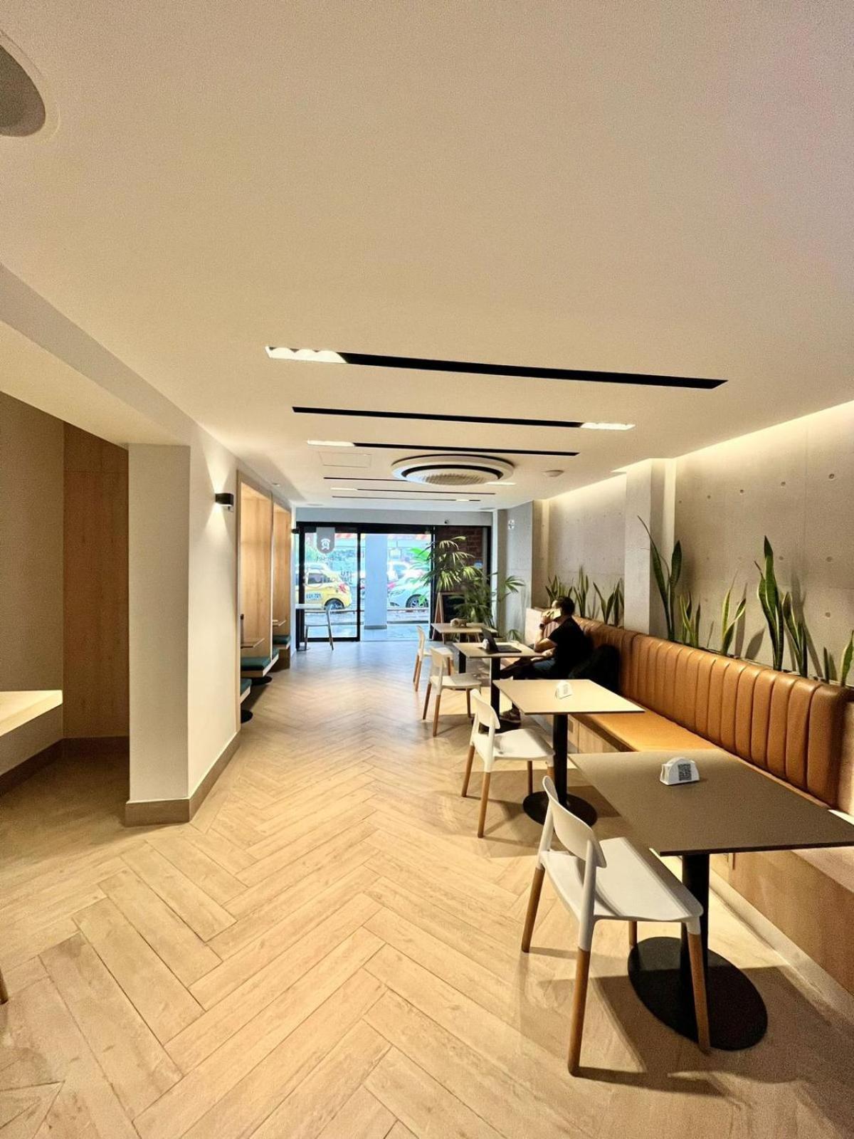 Bed and breakfast Reset Coworking 3 Bedroom With Rooftop Access *