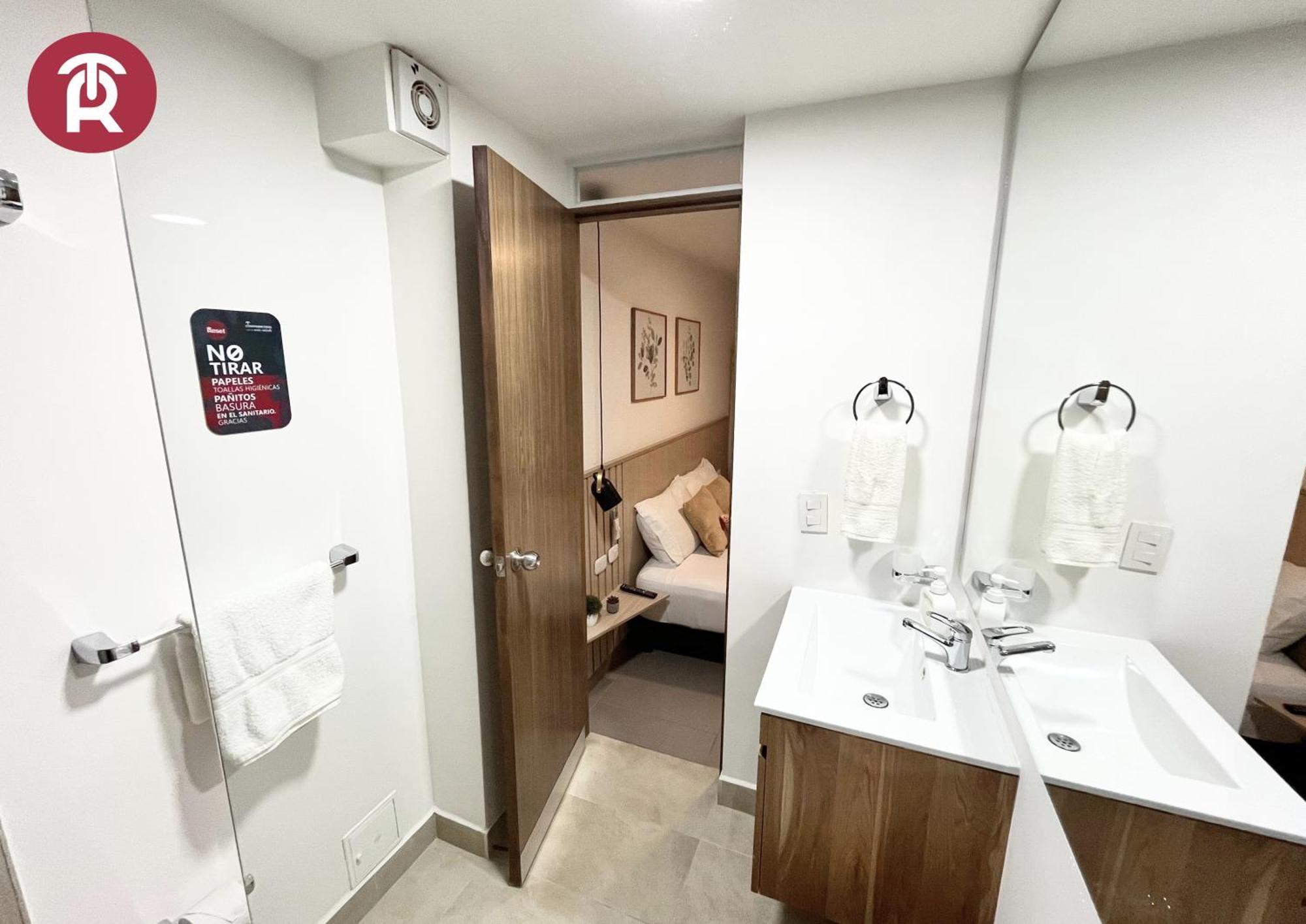 Bed and breakfast Reset Coworking 3 Bedroom With Rooftop Access Cali