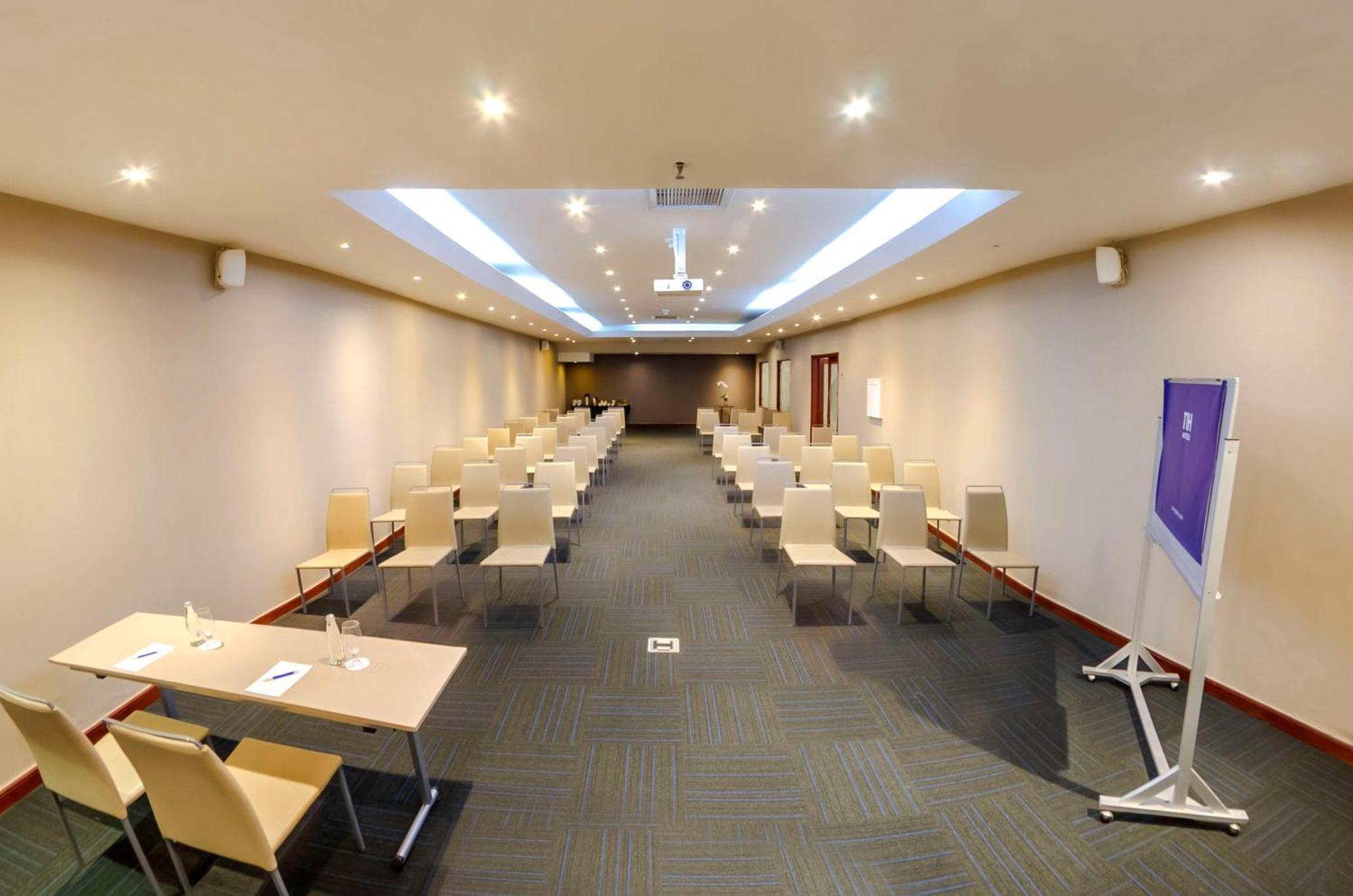 Hotel Nh Royal