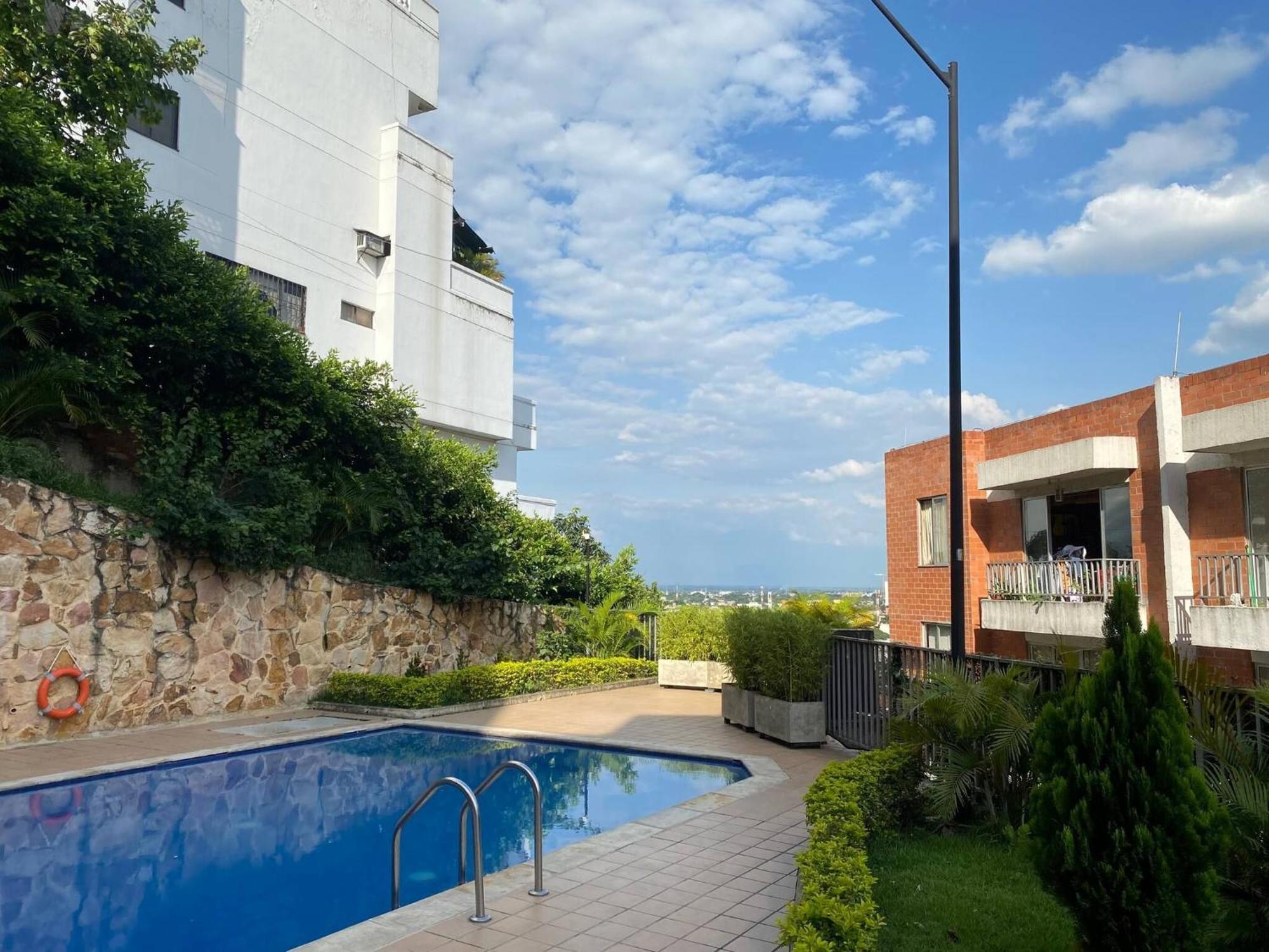Entire In Business Luxury Chipichape Cali