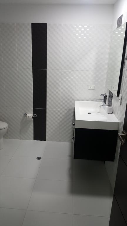 Aparta Jardines Del Caney 3* Cali