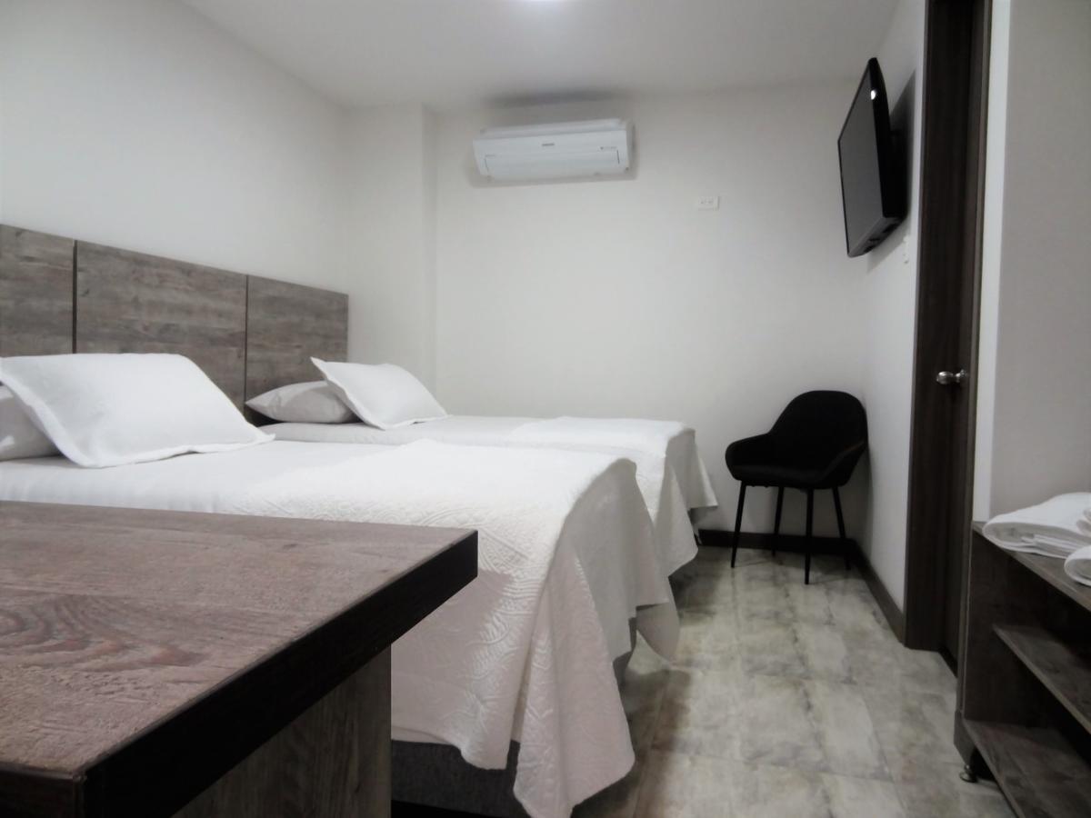 Hotel Ari 2*