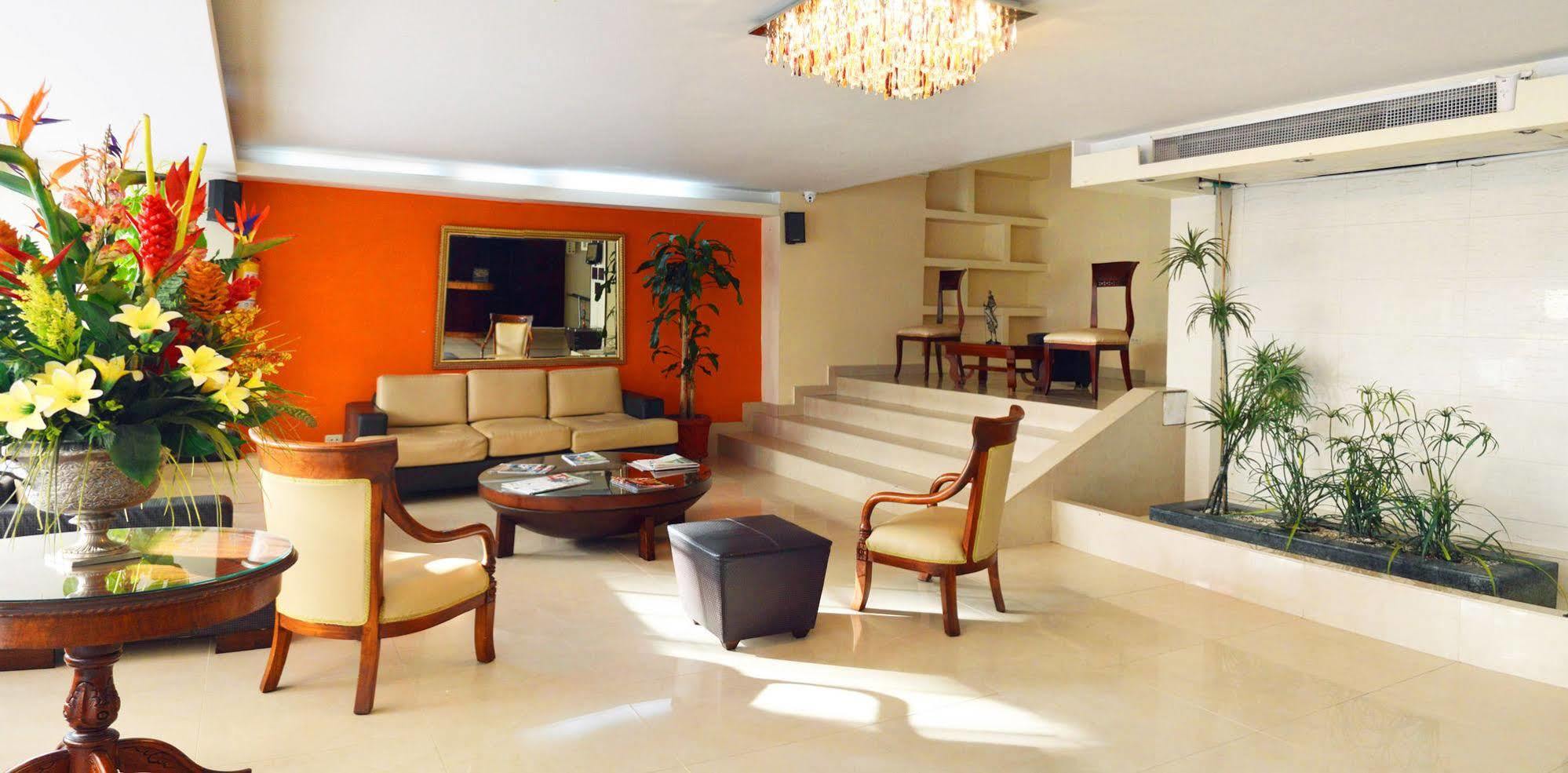 Ayenda Plaza Versalles Hotel 4*