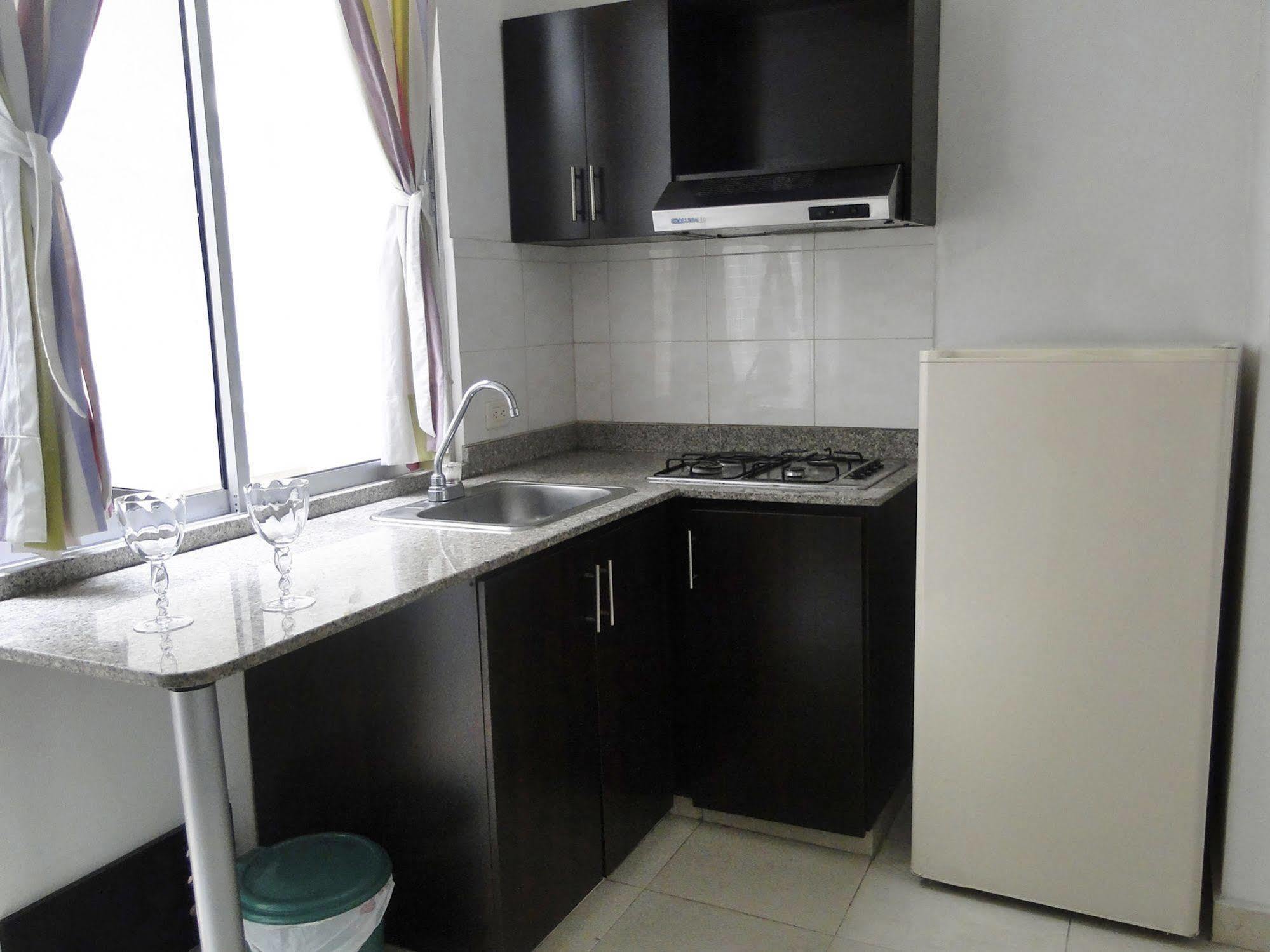 Arco Apartasuites 3* Cali