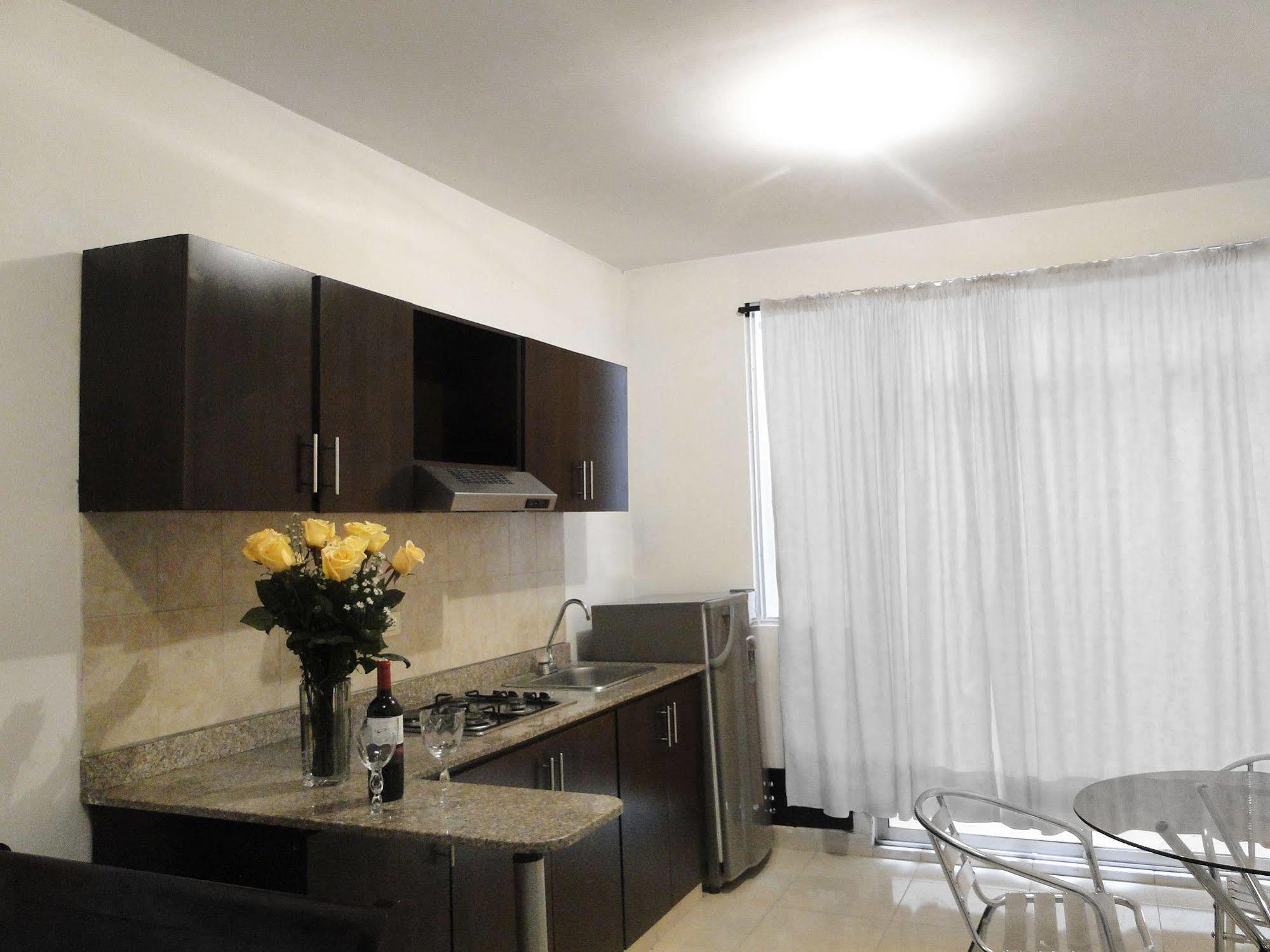 Arco Apartasuites 3* Cali