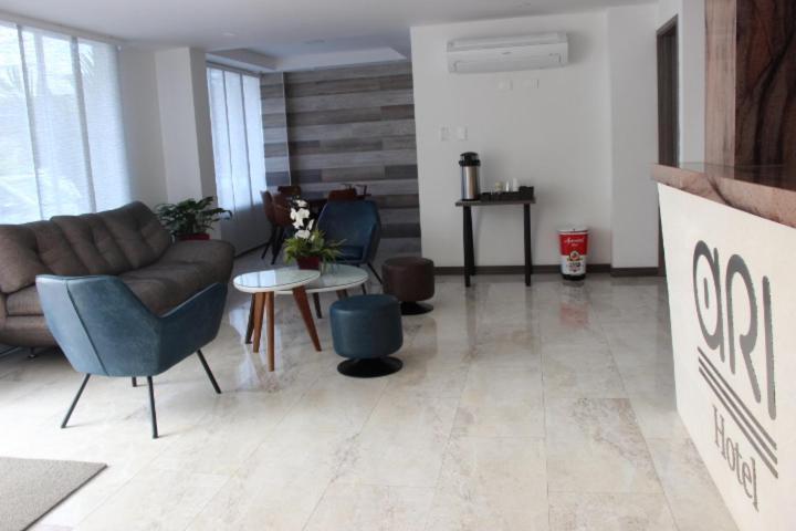 Hotel Ari