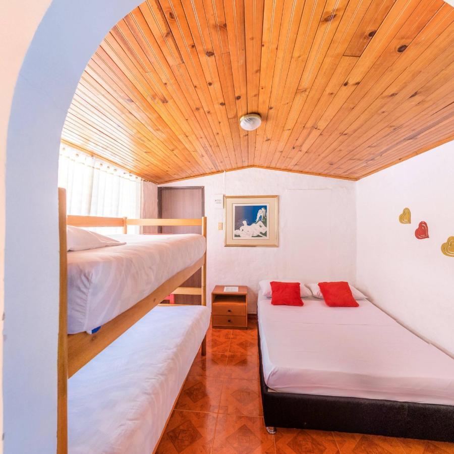 Del águila Hotel *