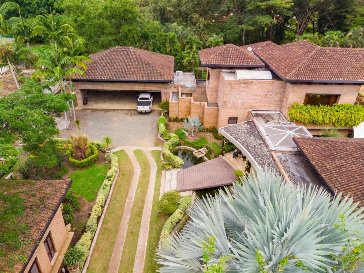 Villa Mansion In For 15 People! *