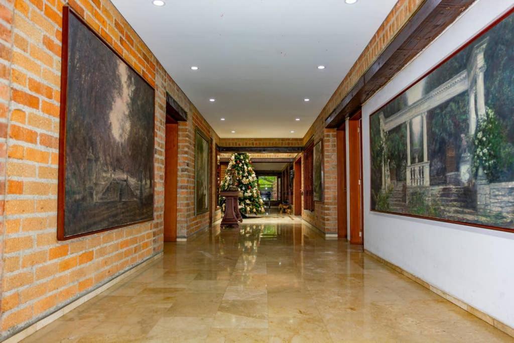Mansion In For 15 People! Villa