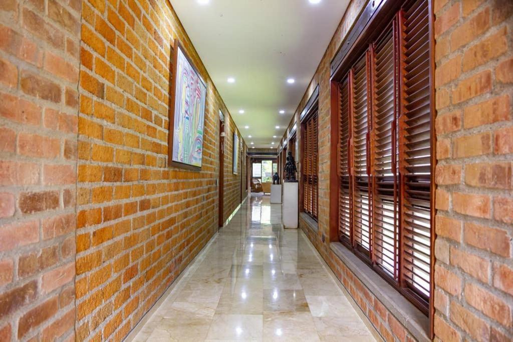 Mansion In For 15 People! Villa *